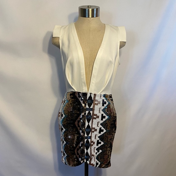 Windsor Dresses & Skirts - Windsor. Medium sexy night out dress